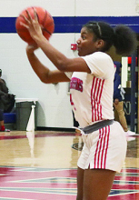 N. DeSoto Lady Griffins Scratch Evangel Lady Eagles 61 to 23N. DeSoto Lady Griffins Scratch Evangel Lady Eagles 61 to 23