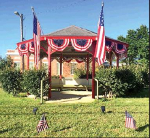 Mansfield in Motion Decorates Gazebo for Veteran’s Day