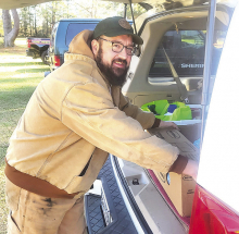 Mansfield Cavalier Men’s Club Distributes Food to Area Families