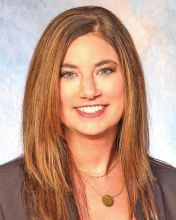 Crystal Burns Receives Edward Jones Award for Exceptional Achievement in Building Client Relationships
