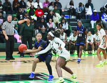 MHS Hosts Red River Basketball