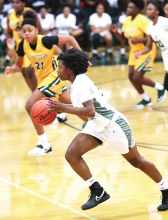 Lady Wolverines Dominate Lady Giants with a 63-27 Win