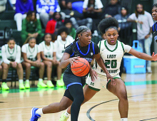 MHS Hosts Red River Basketball