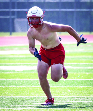 Shirts Versus Skins as Griffins Begin Summer Practice