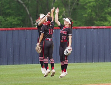 #1 North DeSoto Softball Survives Thriller Against #1 Pineville 5-4