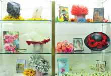 Mansfield Main Library Wishes Mothers a Happy Mothers Day with May Display