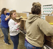 Central Senior 4H Helps at NWLA Food Bank