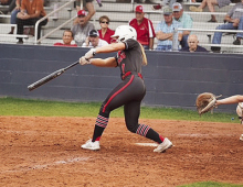 #1 North DeSoto Softball Survives Thriller Against #1 Pineville 5-4