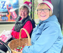 Christmas Season Opens in Grand Cane with Parade, and Tour of Homes