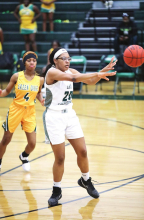 Lady Wolverines Dominate Lady Giants with a 63-27 Win