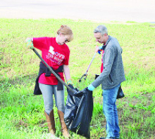DeSoto Schools Participate in the Love the Boot Clean-up